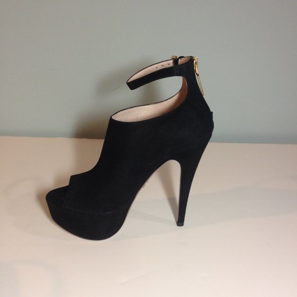 Authentic Prada black suede leather platform bootie In New Condition - Picture 1 of 5